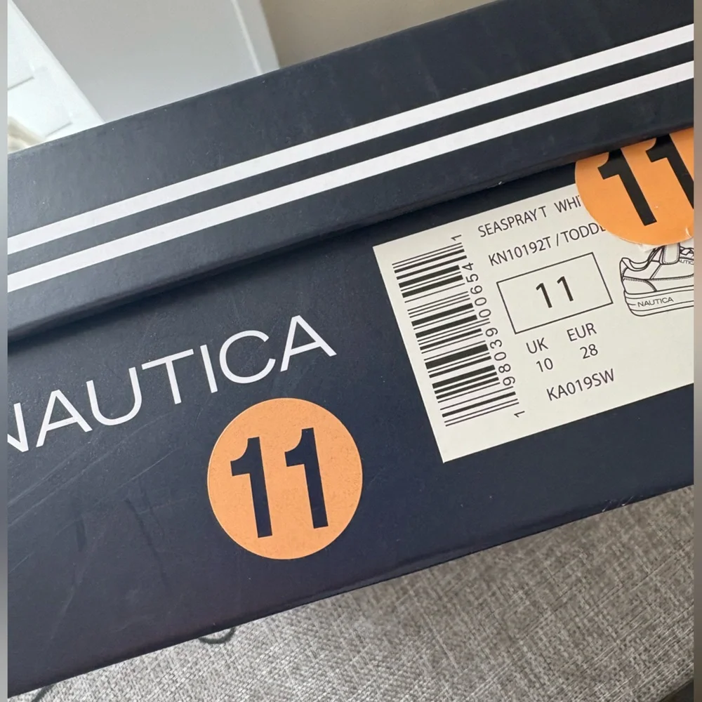 NWT Nautica Kids Black and White Hook-and-Loop Sneakers